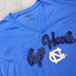 UNC Tar Heels T Shirt Womens L Blue New Wear by Erin Andrews Crop V-Neck Tee Top